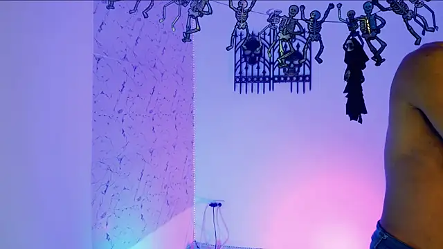 Snapshot of lorian_vikel chatting on October 2025 03:03:02 AM lorian vikel online show from October 2025 03:03:02 AM