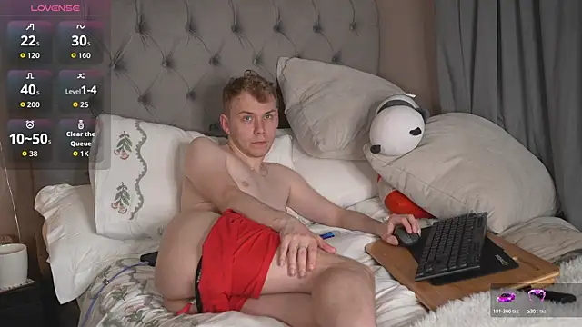scottishtwink01 online show from May 2026 11:02:02 PM