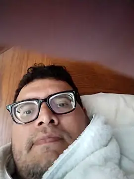 Snapshot of Santiagoqro85 chatting on September 2025 05:03:01 PM Santiagoqro85 online show from September 2025 05:03:01 PM