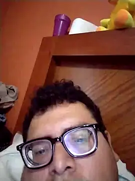 Snapshot of Santiagoqro85 chatting on October 2025 01:32:01 PM Santiagoqro85 online show from October 2025 01:32:01 PM