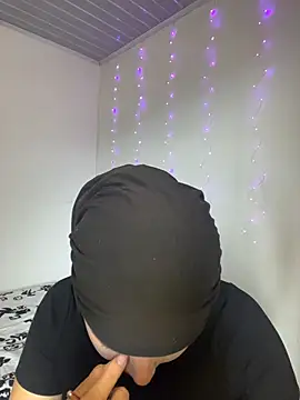 Snapshot of rhizanthella_ chatting on October 2025 06:49:02 PM rhizanthella online show from October 2025 06:49:02 PM