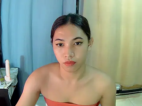 Chen Lavin online show from November 2025 01:06:02 AM