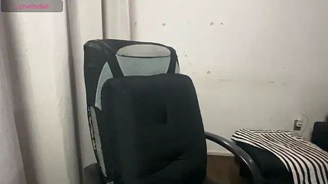 Snapshot of valentinauwu chatting on February 2026 03:16:02 AM valentinauwu online show from February 2026 03:16:02 AM