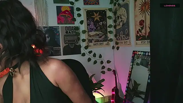 Raven luv online show from September 2025 10:00:01 PM