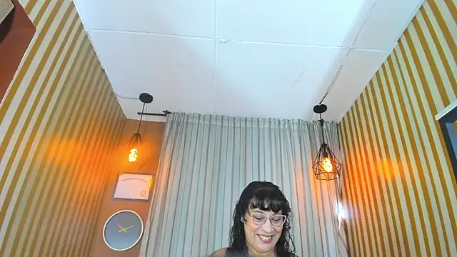 Jenni Zeller online show from November 2025 11:43:01 AM