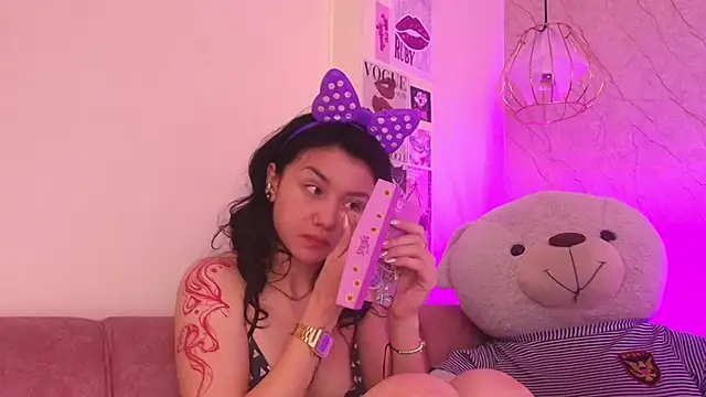 april bennett online show from November 2025 12:26:01 PM