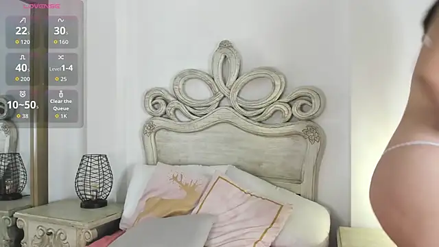 Snapshot of michell_blakke chatting on November 2025 11:30:01 AM michell blakke online show from November 2025 11:30:01 AM