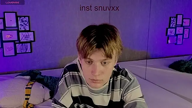 Snapshot of LouieEvans chatting on October 2025 04:12:01 AM LouieEvans online show from October 2025 04:12:01 AM