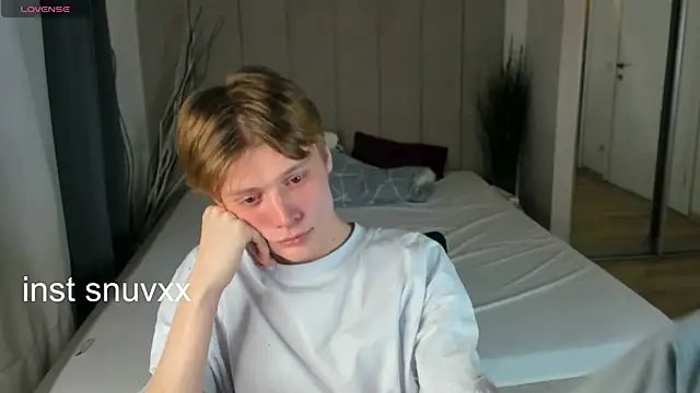 Snapshot of LouieEvans chatting on November 2025 08:55:01 PM LouieEvans online show from November 2025 08:55:01 PM