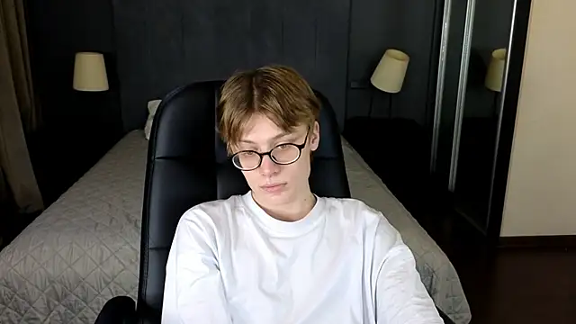 Snapshot of LouieEvans chatting on November 2025 09:16:02 PM LouieEvans online show from November 2025 09:16:02 PM