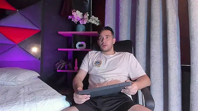 Snapshot of matti_de_lucaa chatting on September 2025 06:40:01 PM matti de lucaa online show from September 2025 06:40:01 PM