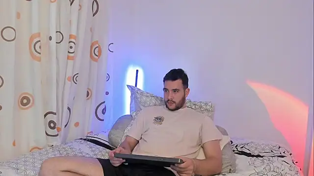 Snapshot of matti_de_lucaa chatting on December 2025 01:44:01 AM matti de lucaa online show from December 2025 01:44:01 AM