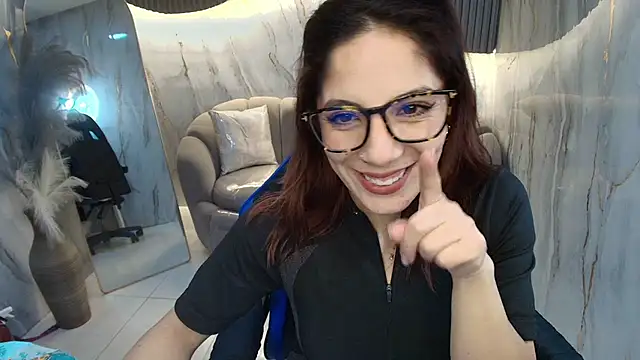 nadia r  online show from July 2026 07:49:01 PM