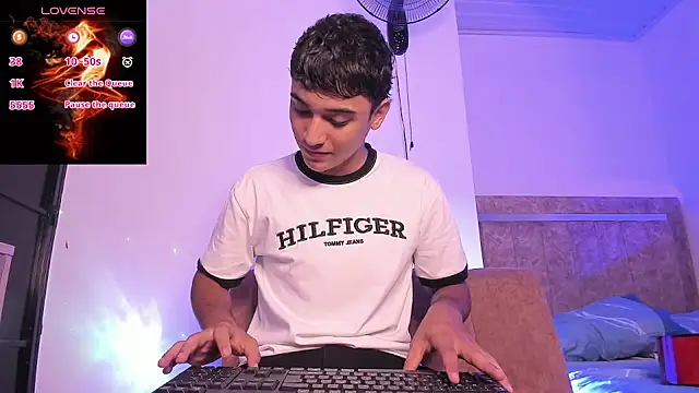 Austin Cardieff  online show from September 2025 02:00:02 AM