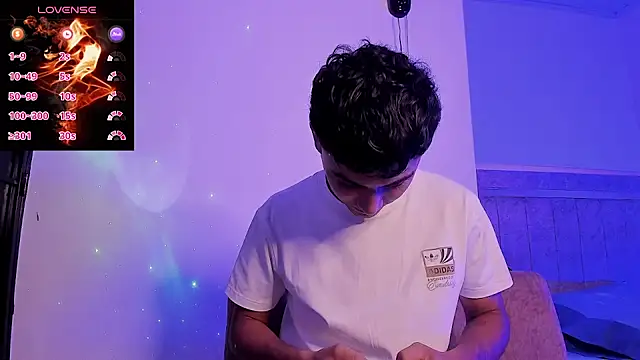 Austin Cardieff  online show from September 2025 03:39:01 AM