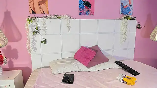 Snapshot of Emajhonsson1 chatting on October 2025 08:42:01 PM Emajhonsson1 online show from October 2025 08:42:01 PM