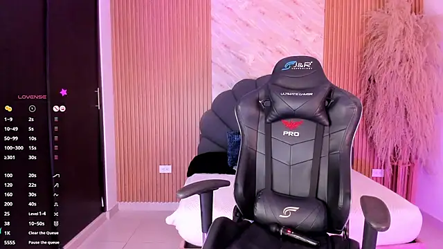 ashly moonn online show from October 2025 03:09:02 PM