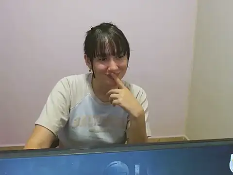 butterflyfree1 online show from September 2025 04:36:02 AM