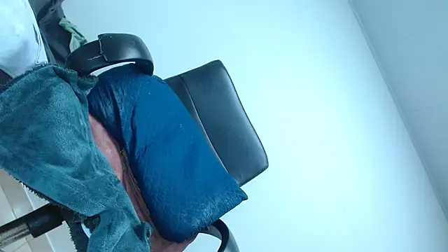 Nataly Burning online show from April 2026 02:17:02 PM