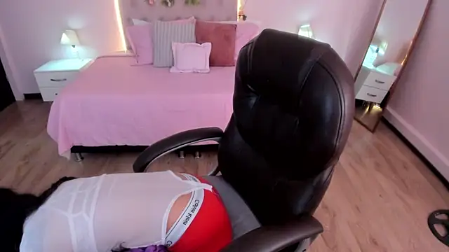 Mariam Lopez   online show from April 2026 03:22:01 AM