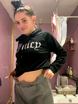 Camwithchlox online show from October 2025 06:19:02 PM