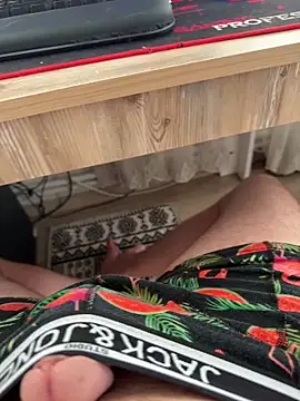 Snapshot of dicksmallll chatting on September 2025 01:16:01 PM dicksmallll online show from September 2025 01:16:01 PM