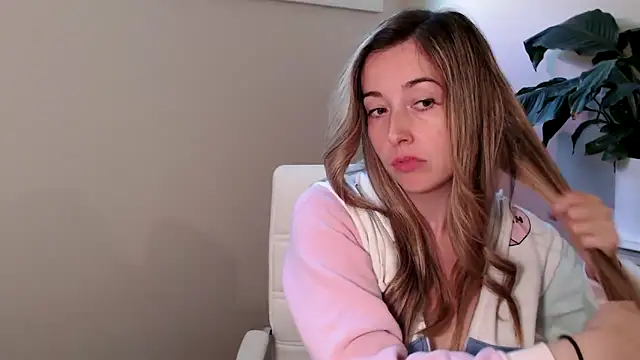 SuggestiveBehavior online show from September 2025 02:42:02 PM