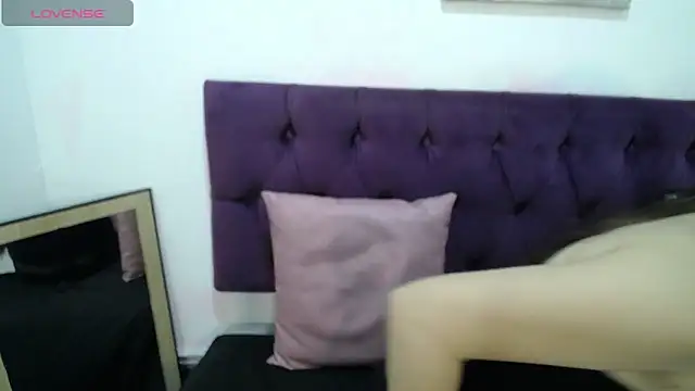 SofiaKitty-love online show from October 2025 06:49:02 PM