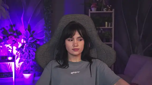 MonicaFarmer online show from April 2026 08:25:02 PM