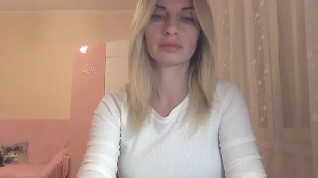 KarelliaStar online show from October 2025 03:55:02 PM