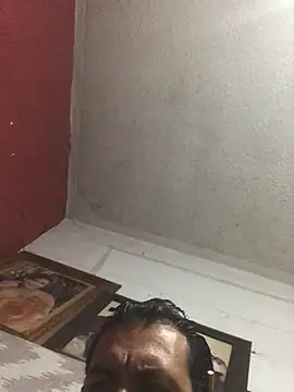 Snapshot of Deyvid184 chatting on February 2026 03:07:02 AM Deyvid184 online show from February 2026 03:07:02 AM