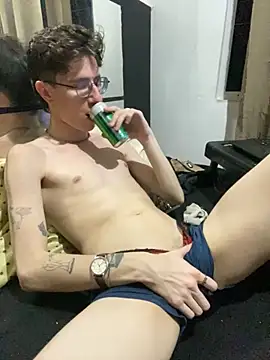 Snapshot of HeiRique chatting on October 2025 05:27:01 AM HeiRique online show from October 2025 05:27:01 AM