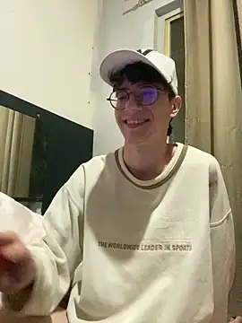 Snapshot of HeiRique chatting on October 2025 03:54:02 AM HeiRique online show from October 2025 03:54:02 AM