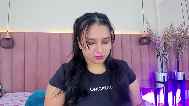 IvannaaVega online show from October 2025 05:06:01 AM