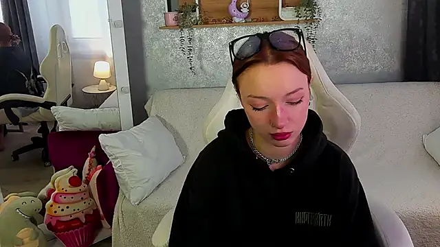 FoxyMayy online show from October 2025 06:52:01 AM