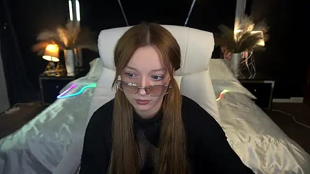 FoxyMayy online show from November 2025 02:39:02 PM