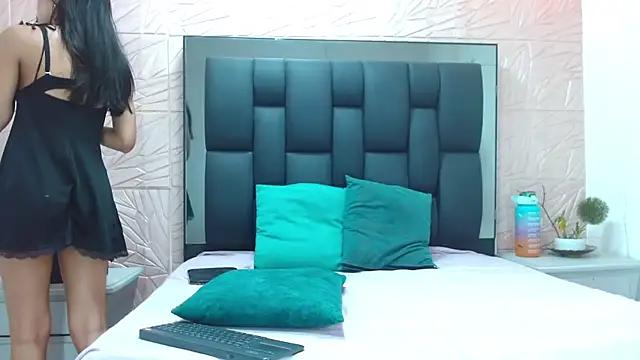 Snapshot of Tinita_ chatting on October 2025 01:56:02 PM Tinita online show from October 2025 01:56:02 PM