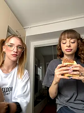 BabyBee  online show from October 2025 12:37:02 PM