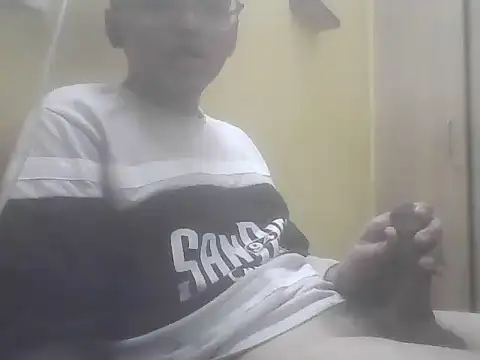 Snapshot of slavedog1107 chatting on February 2026 02:01:02 PM slavedog1107 online show from February 2026 02:01:02 PM