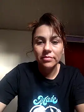 Snapshot of vanessa-titisM chatting on April 2026 09:28:02 PM vanessa-titisM online show from April 2026 09:28:02 PM