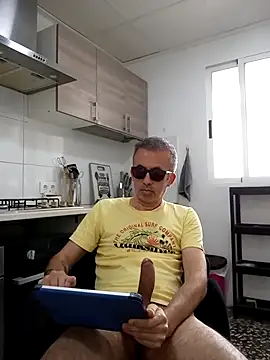 EmilioTaladdro online show from May 2026 09:28:02 AM