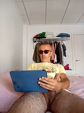 EmilioTaladdro online show from July 2026 10:21:01 AM