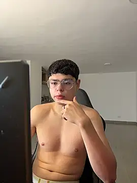 Im Juaniito online show from November 2025 03:49:02 AM