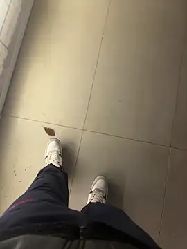 LAZ3R1 online show from November 2025 03:19:02 PM