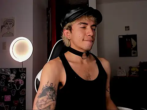 guynextdo0r online show from October 2025 06:29:01 PM