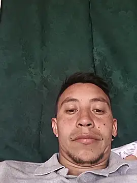 Snapshot of eslabon19 chatting on December 2025 08:14:01 PM eslabon19 online show from December 2025 08:14:01 PM