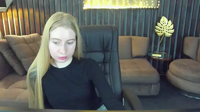 Alina Blonde online show from March 2026 06:41:03 AM