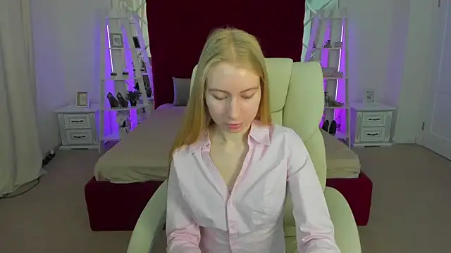 Alina Blonde online show from April 2026 06:07:01 AM
