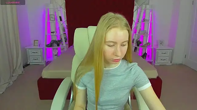 Alina Blonde online show from May 2026 05:36:02 AM