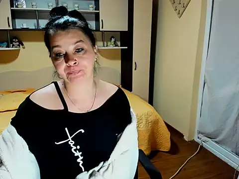 Soffy Skye online show from May 2026 04:28:01 AM